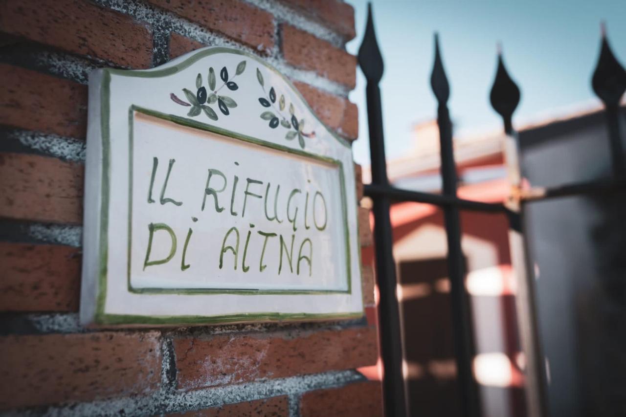 Ragalna Il Rifugio Di Aitnaヴィラ エクステリア 写真