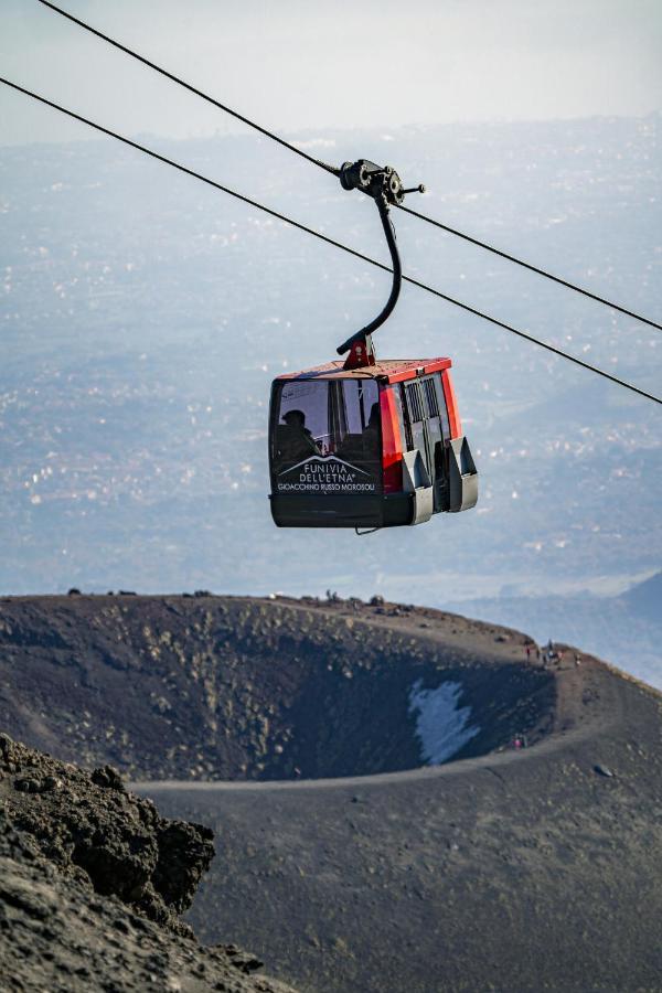 Ragalna Il Rifugio Di Aitnaヴィラ エクステリア 写真