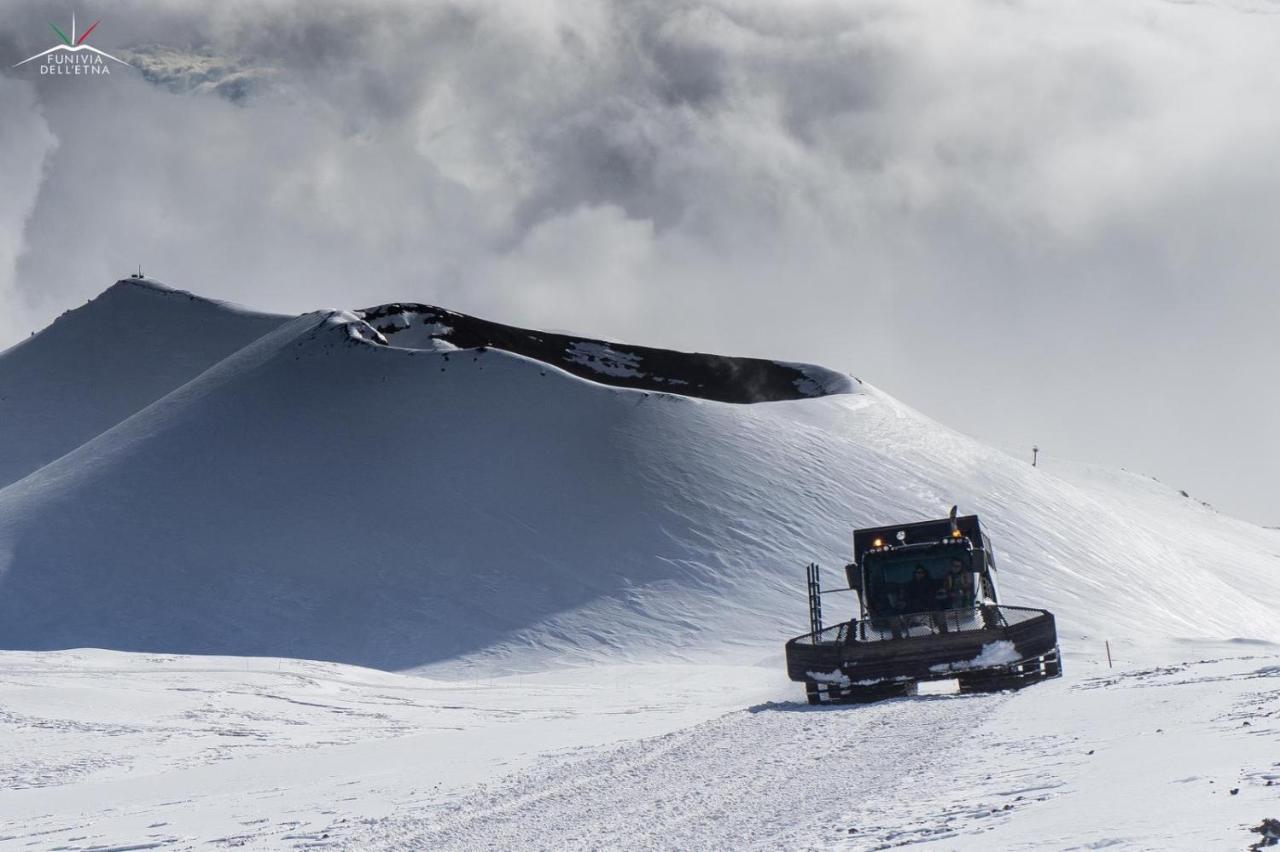 Ragalna Il Rifugio Di Aitnaヴィラ エクステリア 写真
